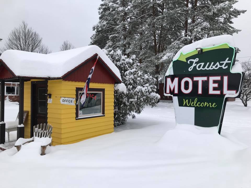 Faust Motel in winter